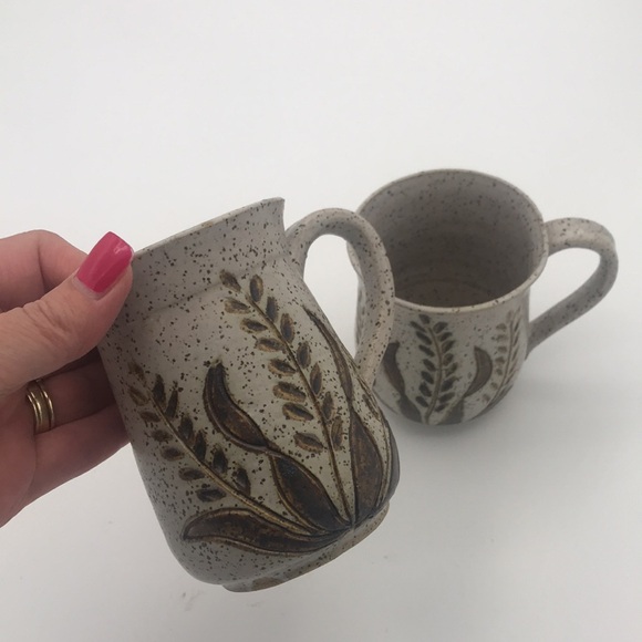Pair of Studio Stoneware Pottery Mugs Signed by Artist - Picture 5 of 7